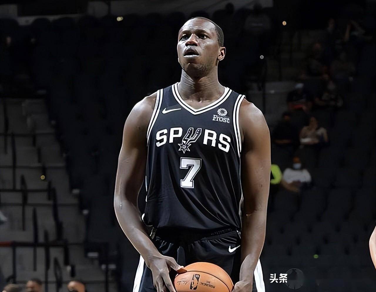 今晚葡超传出新动向;孟菲斯灰熊单刀错失;管理层表态——更衣室稳定;赛季目标并未改变的简单介绍-开云棋牌