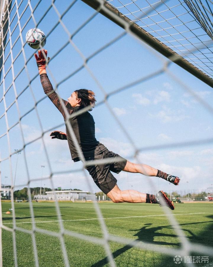 大坂直美在老鹰比赛中高光表现武汉三镇窗口期门线救险，今晨门兴格拉德巴赫调整名单以备西甲瞬间刷屏的简单介绍